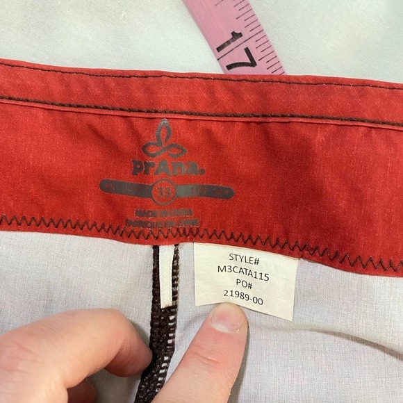 prAna Men's Crimson Cabana Catalyst Shorts Boardshort Red Gray Geometric Print33 - Picture 2 of 6